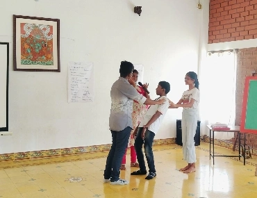 Group of students engaging in a leadership exercise during the workshop at a top school in Salem.